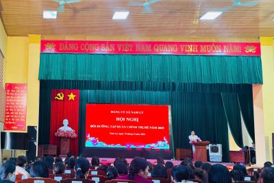 Tập huấn chính trị hè