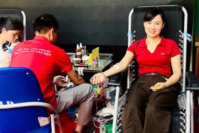 “NHỮNG GIỌT MÁU HỒNG TỪ TRÁI TIM NGƯỜI GIÁO VIÊN”🩸